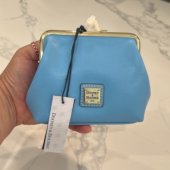 ๐Cute. Dooney & Bourke Kisslock coin purse - Picture 12 of 14